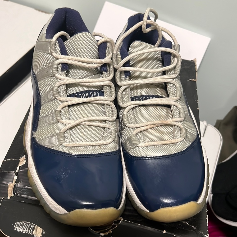 Jordan low 11s